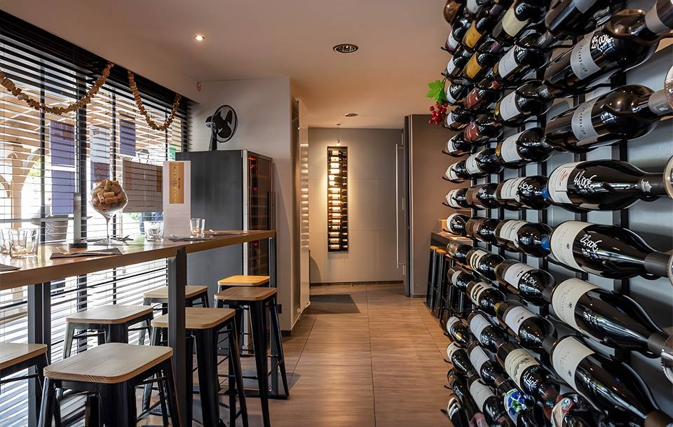 Bar à vins - Dom Zebulon - CARRIERES-SUR-SEINE - Restaurant bord de Seine 78 - bien manger CARRIERES-SUR-SEINE